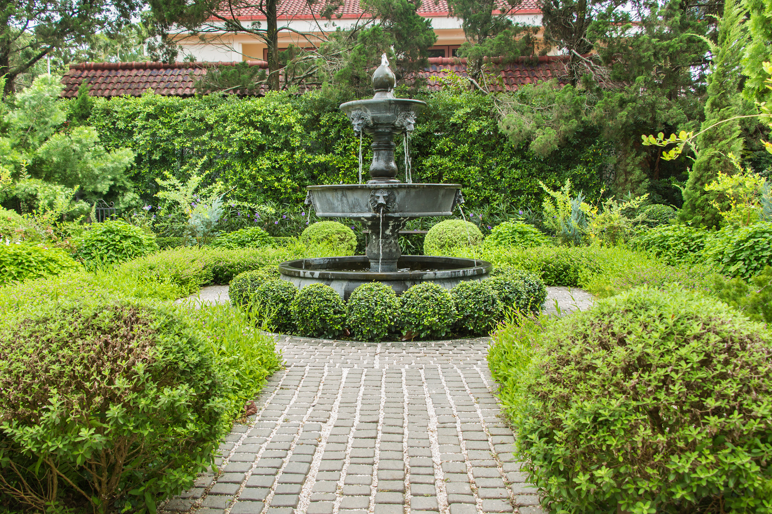 Installer une fontaine dans son jardin à Toulouse